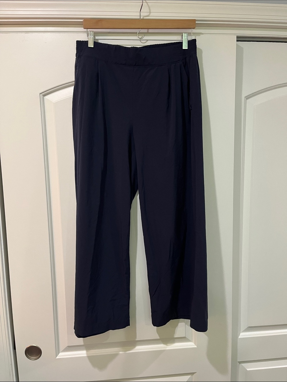 Wide leg cropped Athleta pants